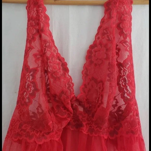 Victorias Secret red lace halter nightie NWOT - Picture 5 of 9